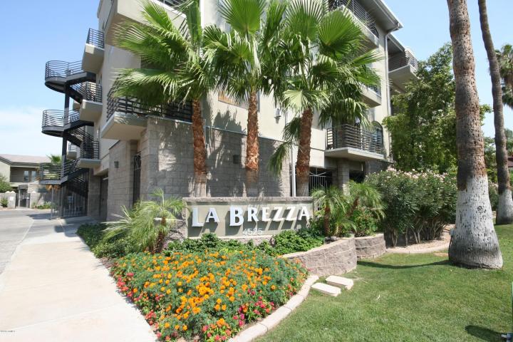 Signage la brezza condos