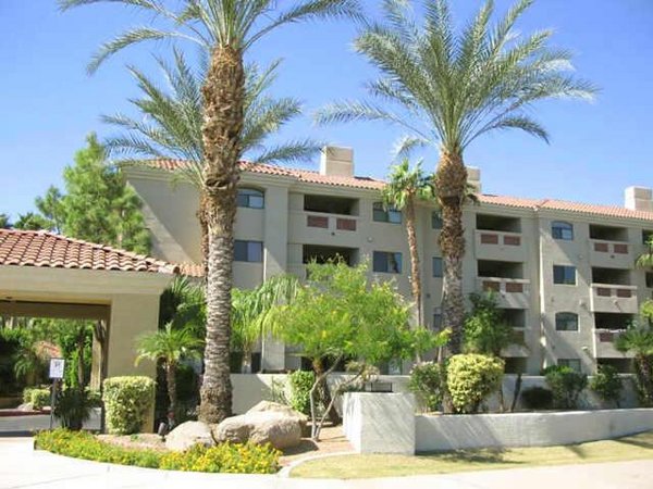 Building exterior meridian condos
