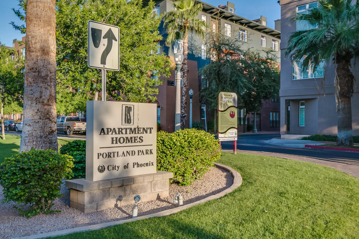 Townhomes at roosevelt square on portland park